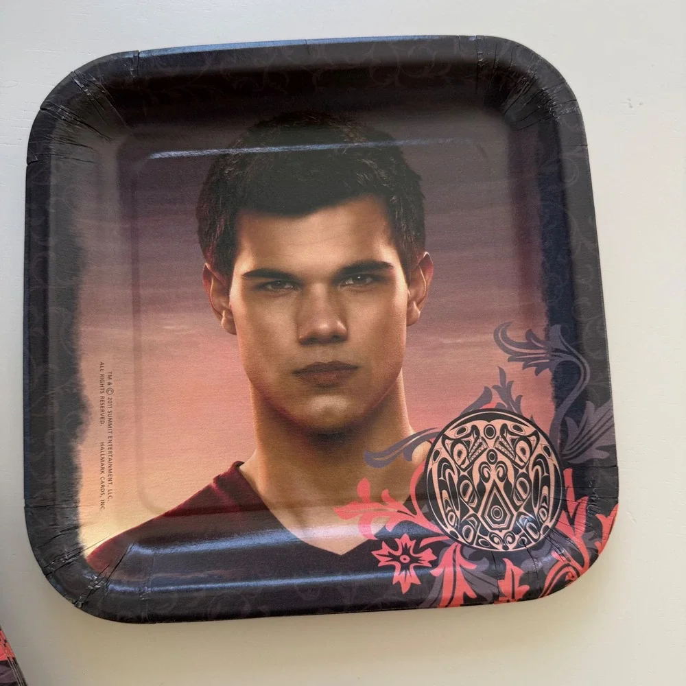 Twilight Breaking Dawn Hallmark Party Plates Lot 16 Edward Jacob Bella Unused